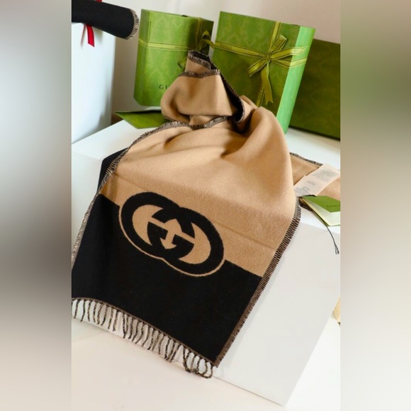 Authentic GUCCI scarf black beige classic GG - Picture 2 of 4